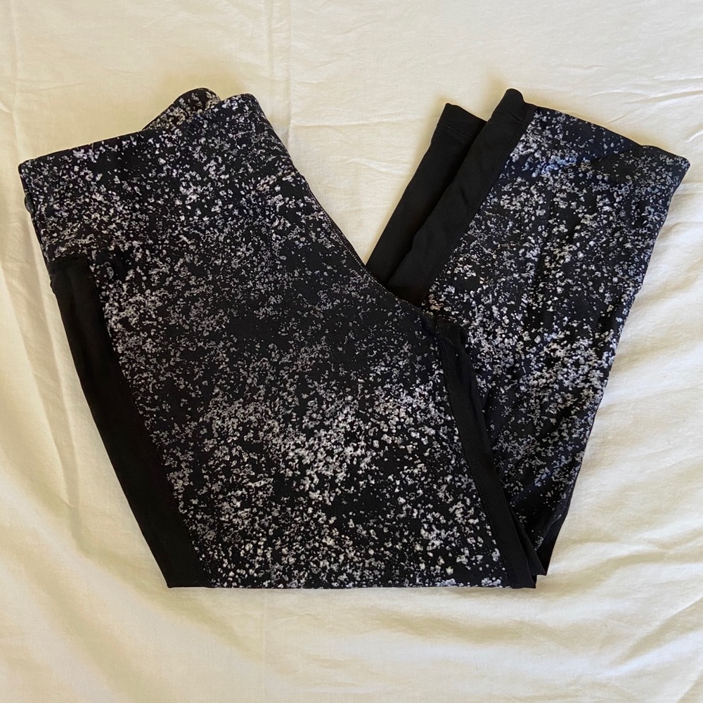 Athletic leggings